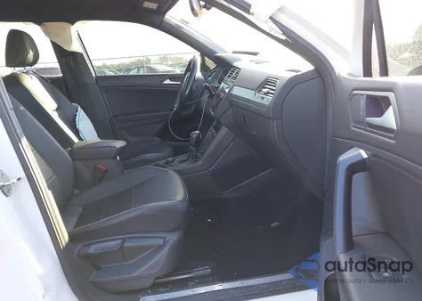 2021 Volkswagen Tiguan 2.0T Se/2.0T Se R-Line Black/2.0T Sel z USA, uszkodzony, nr VIN 3VV2B7AX8MM029368